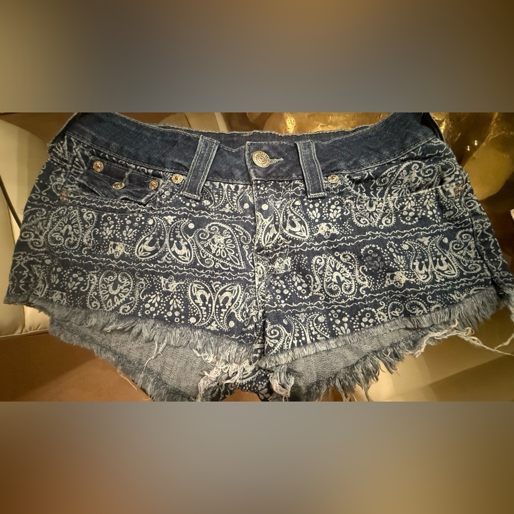True Religion Blue Paisley Jean Shorty Shorts Sz 31